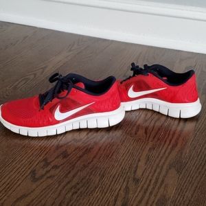 Red Nike Free Run 3